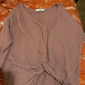 JustFab Textured V-Neck Top in Dusty Rose